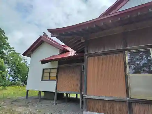 共成神社の本殿