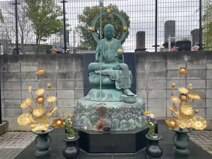 真弘寺の{uncategorized: "未分類", other: "その他", undefined: "問題あり", building: "その他建物", grave: "お墓", sacred_gate: "鳥居", guardian: "狛犬", statue: "像", buddha: "仏像", history: "歴史", nature: "自然", garden: "庭園", animal: "動物", pagoda: "塔", temizu: "手水舎", mountain_gate: "山門・神門", sanctuary: "本殿・本堂", subordinate: "末社・摂社", art: "芸術", scenery: "景色", jizo: "地蔵", ema: "絵馬", goshuin: "御朱印", omikuji: "おみくじ", items: "授与品その他", amulet: "お守り", goshuincho: "御朱印帳", eats: "食事", festival: "お祭り", votive_dance: "神楽", shichigosan: "七五三参", wedding: "結婚式", experience: "体験その他", initially: "初詣", around: "周辺", anti_infection: "感染症対策"}