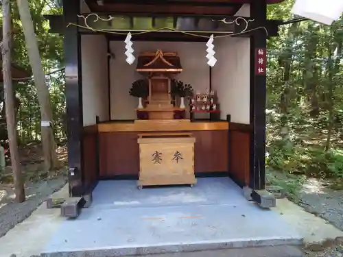 新屋山神社の末社・摂社