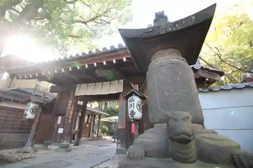 品川寺の山門