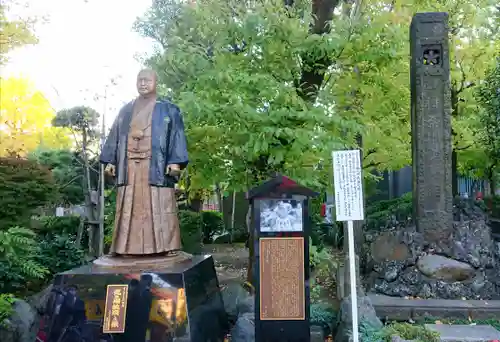 川崎大師（平間寺）の像