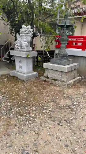三社神社の{uncategorized: "未分類", other: "その他", undefined: "問題あり", building: "その他建物", grave: "お墓", sacred_gate: "鳥居", guardian: "狛犬", statue: "像", buddha: "仏像", history: "歴史", nature: "自然", garden: "庭園", animal: "動物", pagoda: "塔", temizu: "手水舎", mountain_gate: "山門・神門", sanctuary: "本殿・本堂", subordinate: "末社・摂社", art: "芸術", scenery: "景色", jizo: "地蔵", ema: "絵馬", goshuin: "御朱印", omikuji: "おみくじ", items: "授与品その他", amulet: "お守り", goshuincho: "御朱印帳", eats: "食事", festival: "お祭り", votive_dance: "神楽", shichigosan: "七五三参", wedding: "結婚式", experience: "体験その他", initially: "初詣", around: "周辺", anti_infection: "感染症対策"}