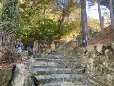 花山院菩提寺の{uncategorized: "未分類", other: "その他", undefined: "問題あり", building: "その他建物", grave: "お墓", sacred_gate: "鳥居", guardian: "狛犬", statue: "像", buddha: "仏像", history: "歴史", nature: "自然", garden: "庭園", animal: "動物", pagoda: "塔", temizu: "手水舎", mountain_gate: "山門・神門", sanctuary: "本殿・本堂", subordinate: "末社・摂社", art: "芸術", scenery: "景色", jizo: "地蔵", ema: "絵馬", goshuin: "御朱印", omikuji: "おみくじ", items: "授与品その他", amulet: "お守り", goshuincho: "御朱印帳", eats: "食事", festival: "お祭り", votive_dance: "神楽", shichigosan: "七五三参", wedding: "結婚式", experience: "体験その他", initially: "初詣", around: "周辺", anti_infection: "感染症対策"}
