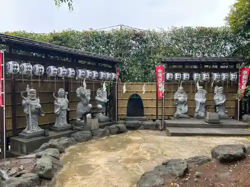 中野沼袋氷川神社の像