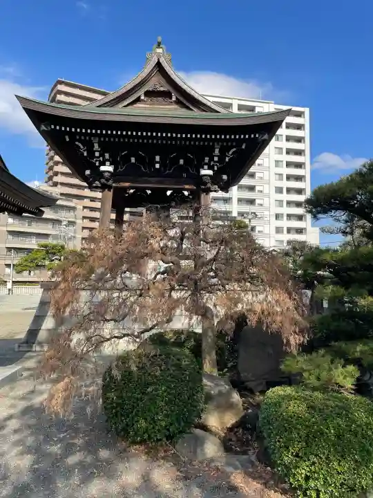 青柳寺の{uncategorized: "未分類", other: "その他", undefined: "問題あり", building: "その他建物", grave: "お墓", sacred_gate: "鳥居", guardian: "狛犬", statue: "像", buddha: "仏像", history: "歴史", nature: "自然", garden: "庭園", animal: "動物", pagoda: "塔", temizu: "手水舎", mountain_gate: "山門・神門", sanctuary: "本殿・本堂", subordinate: "末社・摂社", art: "芸術", scenery: "景色", jizo: "地蔵", ema: "絵馬", goshuin: "御朱印", omikuji: "おみくじ", items: "授与品その他", amulet: "お守り", goshuincho: "御朱印帳", eats: "食事", festival: "お祭り", votive_dance: "神楽", shichigosan: "七五三参", wedding: "結婚式", experience: "体験その他", initially: "初詣", around: "周辺", anti_infection: "感染症対策"}