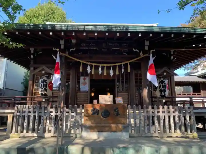 本郷氷川神社の本殿・本堂
