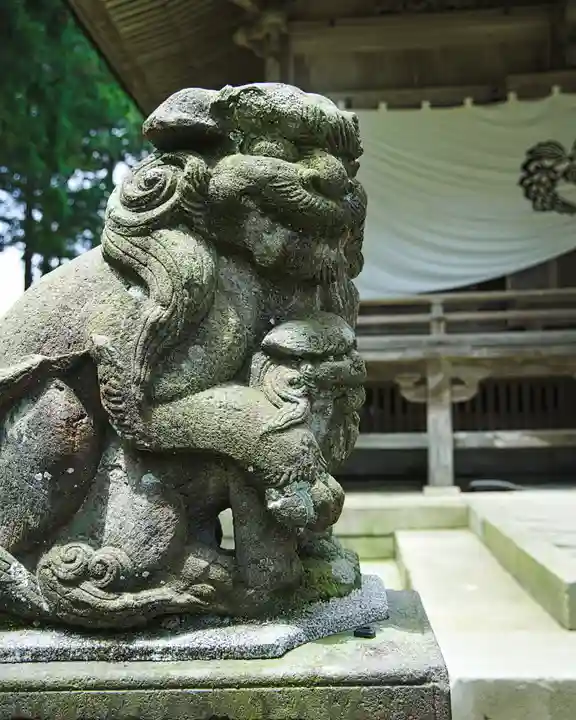 守りの神 藤基神社の狛犬