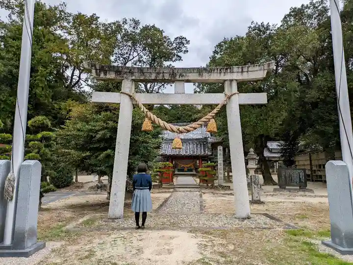 若一神社の鳥居