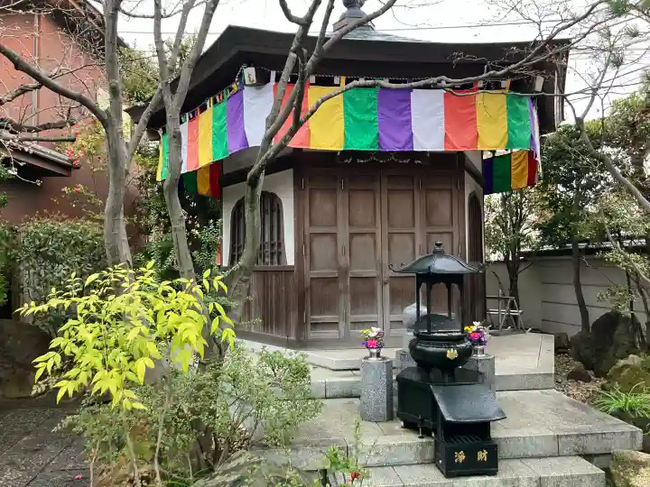 西光寺の{uncategorized: "未分類", other: "その他", undefined: "問題あり", building: "その他建物", grave: "お墓", sacred_gate: "鳥居", guardian: "狛犬", statue: "像", buddha: "仏像", history: "歴史", nature: "自然", garden: "庭園", animal: "動物", pagoda: "塔", temizu: "手水舎", mountain_gate: "山門・神門", sanctuary: "本殿・本堂", subordinate: "末社・摂社", art: "芸術", scenery: "景色", jizo: "地蔵", ema: "絵馬", goshuin: "御朱印", omikuji: "おみくじ", items: "授与品その他", amulet: "お守り", goshuincho: "御朱印帳", eats: "食事", festival: "お祭り", votive_dance: "神楽", shichigosan: "七五三参", wedding: "結婚式", experience: "体験その他", initially: "初詣", around: "周辺", anti_infection: "感染症対策"}