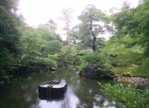 寒川神社の庭園