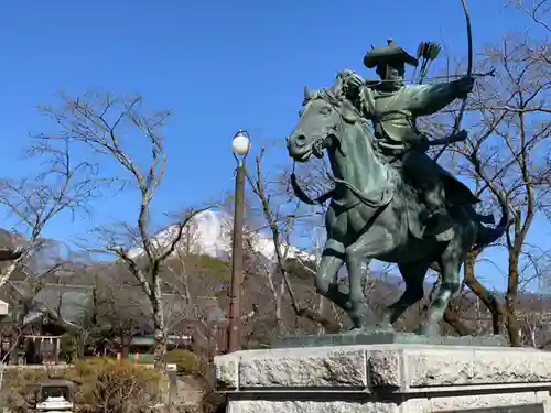 富士山本宮浅間大社の像