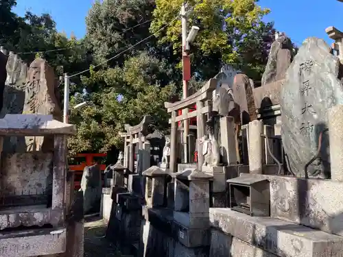 伏見稲荷大社三ノ峰（下之社神蹟・白菊大神）(京都府)