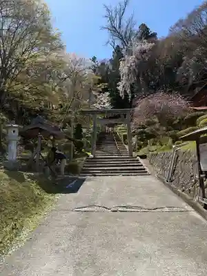 三春大神宮の{uncategorized: "未分類", other: "その他", undefined: "問題あり", building: "その他建物", grave: "お墓", sacred_gate: "鳥居", guardian: "狛犬", statue: "像", buddha: "仏像", history: "歴史", nature: "自然", garden: "庭園", animal: "動物", pagoda: "塔", temizu: "手水舎", mountain_gate: "山門・神門", sanctuary: "本殿・本堂", subordinate: "末社・摂社", art: "芸術", scenery: "景色", jizo: "地蔵", ema: "絵馬", goshuin: "御朱印", omikuji: "おみくじ", items: "授与品その他", amulet: "お守り", goshuincho: "御朱印帳", eats: "食事", festival: "お祭り", votive_dance: "神楽", shichigosan: "七五三参", wedding: "結婚式", experience: "体験その他", initially: "初詣", around: "周辺", anti_infection: "感染症対策"}