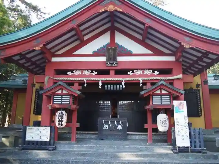 新橋浅間神社の本殿・本堂