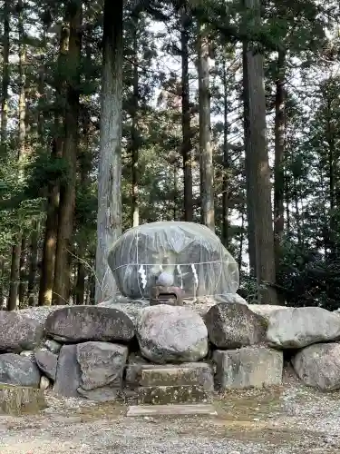 岩戸別神社の{uncategorized: "未分類", other: "その他", undefined: "問題あり", building: "その他建物", grave: "お墓", sacred_gate: "鳥居", guardian: "狛犬", statue: "像", buddha: "仏像", history: "歴史", nature: "自然", garden: "庭園", animal: "動物", pagoda: "塔", temizu: "手水舎", mountain_gate: "山門・神門", sanctuary: "本殿・本堂", subordinate: "末社・摂社", art: "芸術", scenery: "景色", jizo: "地蔵", ema: "絵馬", goshuin: "御朱印", omikuji: "おみくじ", items: "授与品その他", amulet: "お守り", goshuincho: "御朱印帳", eats: "食事", festival: "お祭り", votive_dance: "神楽", shichigosan: "七五三参", wedding: "結婚式", experience: "体験その他", initially: "初詣", around: "周辺", anti_infection: "感染症対策"}