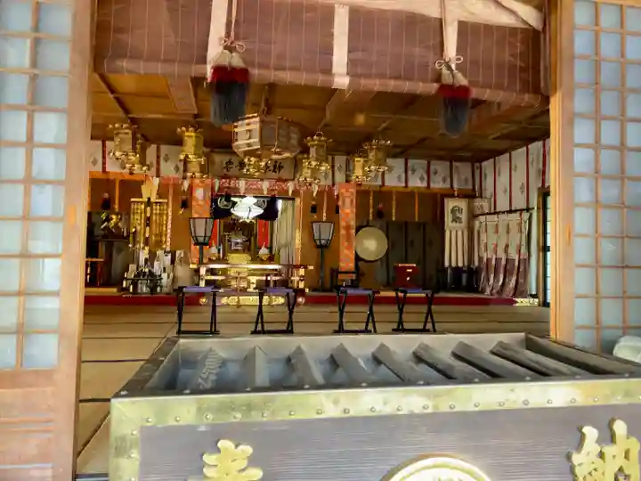 白蛇辨財天の本殿・本堂