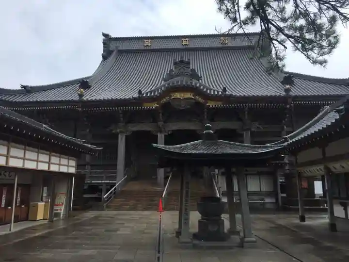 誕生寺の本殿・本堂