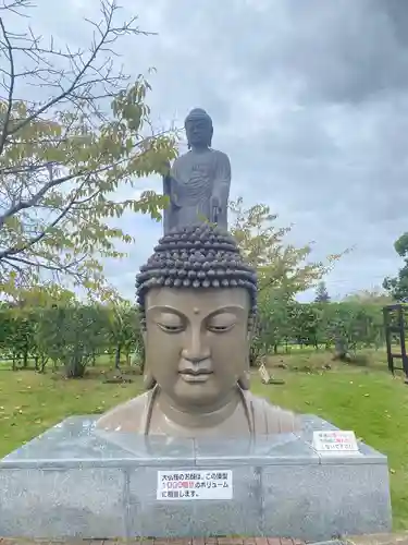 東本願寺本廟 牛久浄苑（牛久大仏）の仏像