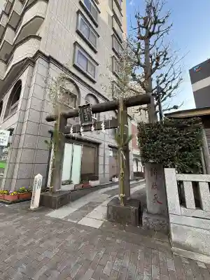 厳嶋神社の{uncategorized: "未分類", other: "その他", undefined: "問題あり", building: "その他建物", grave: "お墓", sacred_gate: "鳥居", guardian: "狛犬", statue: "像", buddha: "仏像", history: "歴史", nature: "自然", garden: "庭園", animal: "動物", pagoda: "塔", temizu: "手水舎", mountain_gate: "山門・神門", sanctuary: "本殿・本堂", subordinate: "末社・摂社", art: "芸術", scenery: "景色", jizo: "地蔵", ema: "絵馬", goshuin: "御朱印", omikuji: "おみくじ", items: "授与品その他", amulet: "お守り", goshuincho: "御朱印帳", eats: "食事", festival: "お祭り", votive_dance: "神楽", shichigosan: "七五三参", wedding: "結婚式", experience: "体験その他", initially: "初詣", around: "周辺", anti_infection: "感染症対策"}