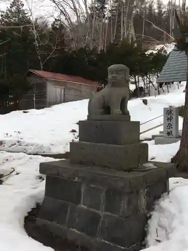 壮瞥神社の狛犬