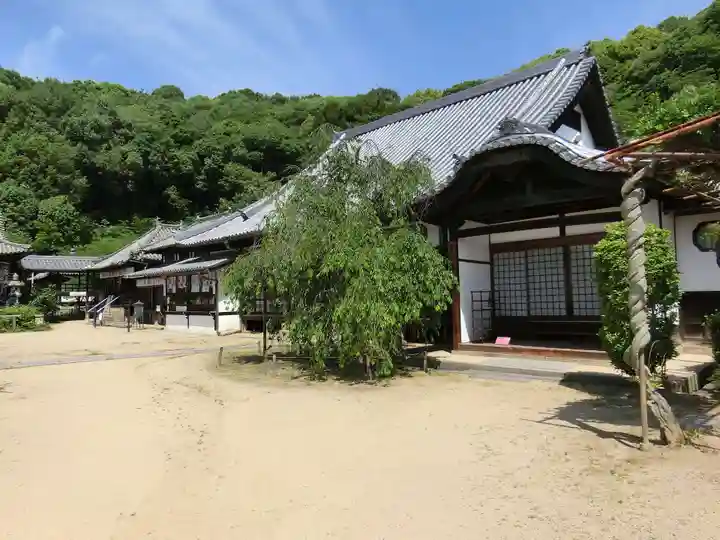 西国寺の本殿・本堂