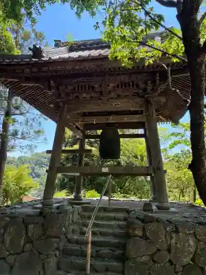 杉本寺の{uncategorized: "未分類", other: "その他", undefined: "問題あり", building: "その他建物", grave: "お墓", sacred_gate: "鳥居", guardian: "狛犬", statue: "像", buddha: "仏像", history: "歴史", nature: "自然", garden: "庭園", animal: "動物", pagoda: "塔", temizu: "手水舎", mountain_gate: "山門・神門", sanctuary: "本殿・本堂", subordinate: "末社・摂社", art: "芸術", scenery: "景色", jizo: "地蔵", ema: "絵馬", goshuin: "御朱印", omikuji: "おみくじ", items: "授与品その他", amulet: "お守り", goshuincho: "御朱印帳", eats: "食事", festival: "お祭り", votive_dance: "神楽", shichigosan: "七五三参", wedding: "結婚式", experience: "体験その他", initially: "初詣", around: "周辺", anti_infection: "感染症対策"}