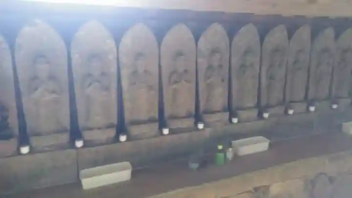 子安観音の仏像