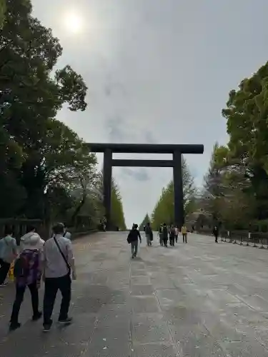 靖國神社の{uncategorized: "未分類", other: "その他", undefined: "問題あり", building: "その他建物", grave: "お墓", sacred_gate: "鳥居", guardian: "狛犬", statue: "像", buddha: "仏像", history: "歴史", nature: "自然", garden: "庭園", animal: "動物", pagoda: "塔", temizu: "手水舎", mountain_gate: "山門・神門", sanctuary: "本殿・本堂", subordinate: "末社・摂社", art: "芸術", scenery: "景色", jizo: "地蔵", ema: "絵馬", goshuin: "御朱印", omikuji: "おみくじ", items: "授与品その他", amulet: "お守り", goshuincho: "御朱印帳", eats: "食事", festival: "お祭り", votive_dance: "神楽", shichigosan: "七五三参", wedding: "結婚式", experience: "体験その他", initially: "初詣", around: "周辺", anti_infection: "感染症対策"}