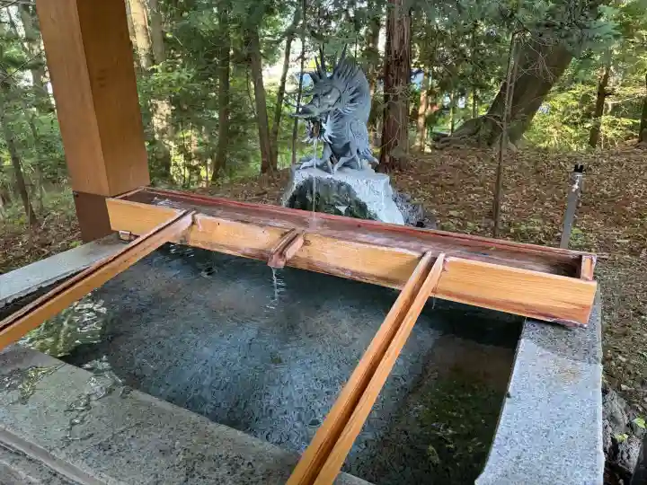 新屋山神社の{uncategorized: "未分類", other: "その他", undefined: "問題あり", building: "その他建物", grave: "お墓", sacred_gate: "鳥居", guardian: "狛犬", statue: "像", buddha: "仏像", history: "歴史", nature: "自然", garden: "庭園", animal: "動物", pagoda: "塔", temizu: "手水舎", mountain_gate: "山門・神門", sanctuary: "本殿・本堂", subordinate: "末社・摂社", art: "芸術", scenery: "景色", jizo: "地蔵", ema: "絵馬", goshuin: "御朱印", omikuji: "おみくじ", items: "授与品その他", amulet: "お守り", goshuincho: "御朱印帳", eats: "食事", festival: "お祭り", votive_dance: "神楽", shichigosan: "七五三参", wedding: "結婚式", experience: "体験その他", initially: "初詣", around: "周辺", anti_infection: "感染症対策"}