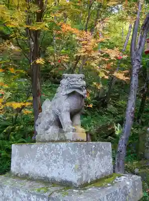 大雪山層雲峡神社の狛犬