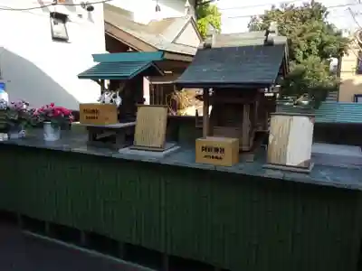 菊名神社の末社・摂社