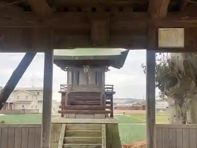 倭文神社の{uncategorized: "未分類", other: "その他", undefined: "問題あり", building: "その他建物", grave: "お墓", sacred_gate: "鳥居", guardian: "狛犬", statue: "像", buddha: "仏像", history: "歴史", nature: "自然", garden: "庭園", animal: "動物", pagoda: "塔", temizu: "手水舎", mountain_gate: "山門・神門", sanctuary: "本殿・本堂", subordinate: "末社・摂社", art: "芸術", scenery: "景色", jizo: "地蔵", ema: "絵馬", goshuin: "御朱印", omikuji: "おみくじ", items: "授与品その他", amulet: "お守り", goshuincho: "御朱印帳", eats: "食事", festival: "お祭り", votive_dance: "神楽", shichigosan: "七五三参", wedding: "結婚式", experience: "体験その他", initially: "初詣", around: "周辺", anti_infection: "感染症対策"}