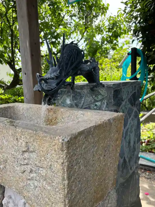 谷崎天神社の{uncategorized: "未分類", other: "その他", undefined: "問題あり", building: "その他建物", grave: "お墓", sacred_gate: "鳥居", guardian: "狛犬", statue: "像", buddha: "仏像", history: "歴史", nature: "自然", garden: "庭園", animal: "動物", pagoda: "塔", temizu: "手水舎", mountain_gate: "山門・神門", sanctuary: "本殿・本堂", subordinate: "末社・摂社", art: "芸術", scenery: "景色", jizo: "地蔵", ema: "絵馬", goshuin: "御朱印", omikuji: "おみくじ", items: "授与品その他", amulet: "お守り", goshuincho: "御朱印帳", eats: "食事", festival: "お祭り", votive_dance: "神楽", shichigosan: "七五三参", wedding: "結婚式", experience: "体験その他", initially: "初詣", around: "周辺", anti_infection: "感染症対策"}
