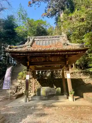 鎌形八幡神社の{uncategorized: "未分類", other: "その他", undefined: "問題あり", building: "その他建物", grave: "お墓", sacred_gate: "鳥居", guardian: "狛犬", statue: "像", buddha: "仏像", history: "歴史", nature: "自然", garden: "庭園", animal: "動物", pagoda: "塔", temizu: "手水舎", mountain_gate: "山門・神門", sanctuary: "本殿・本堂", subordinate: "末社・摂社", art: "芸術", scenery: "景色", jizo: "地蔵", ema: "絵馬", goshuin: "御朱印", omikuji: "おみくじ", items: "授与品その他", amulet: "お守り", goshuincho: "御朱印帳", eats: "食事", festival: "お祭り", votive_dance: "神楽", shichigosan: "七五三参", wedding: "結婚式", experience: "体験その他", initially: "初詣", around: "周辺", anti_infection: "感染症対策"}
