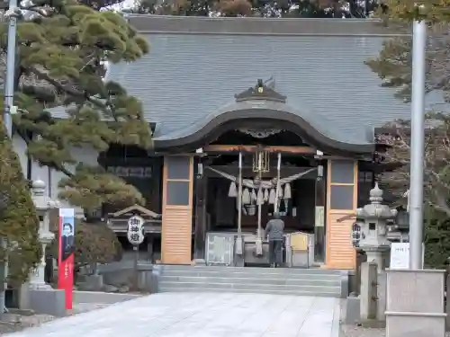 湯倉神社の{uncategorized: "未分類", other: "その他", undefined: "問題あり", building: "その他建物", grave: "お墓", sacred_gate: "鳥居", guardian: "狛犬", statue: "像", buddha: "仏像", history: "歴史", nature: "自然", garden: "庭園", animal: "動物", pagoda: "塔", temizu: "手水舎", mountain_gate: "山門・神門", sanctuary: "本殿・本堂", subordinate: "末社・摂社", art: "芸術", scenery: "景色", jizo: "地蔵", ema: "絵馬", goshuin: "御朱印", omikuji: "おみくじ", items: "授与品その他", amulet: "お守り", goshuincho: "御朱印帳", eats: "食事", festival: "お祭り", votive_dance: "神楽", shichigosan: "七五三参", wedding: "結婚式", experience: "体験その他", initially: "初詣", around: "周辺", anti_infection: "感染症対策"}