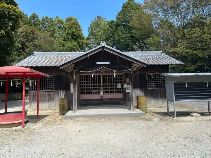 熊山神社の{uncategorized: "未分類", other: "その他", undefined: "問題あり", building: "その他建物", grave: "お墓", sacred_gate: "鳥居", guardian: "狛犬", statue: "像", buddha: "仏像", history: "歴史", nature: "自然", garden: "庭園", animal: "動物", pagoda: "塔", temizu: "手水舎", mountain_gate: "山門・神門", sanctuary: "本殿・本堂", subordinate: "末社・摂社", art: "芸術", scenery: "景色", jizo: "地蔵", ema: "絵馬", goshuin: "御朱印", omikuji: "おみくじ", items: "授与品その他", amulet: "お守り", goshuincho: "御朱印帳", eats: "食事", festival: "お祭り", votive_dance: "神楽", shichigosan: "七五三参", wedding: "結婚式", experience: "体験その他", initially: "初詣", around: "周辺", anti_infection: "感染症対策"}