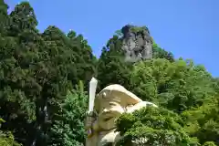 中之嶽神社の像