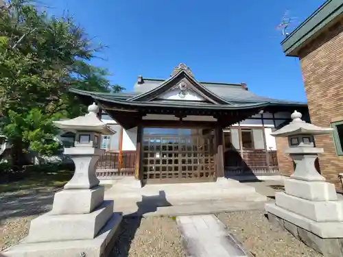 薬師神社の本殿