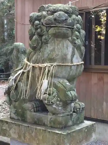 飯野高宮神山神社の狛犬