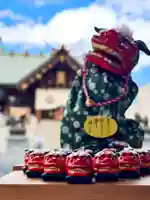 札幌諏訪神社の像