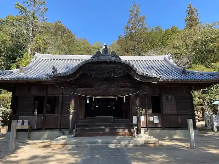 由加神社(和気由加神社)の本殿・本堂