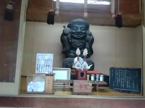 高岡関野神社の像