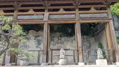 岩屋寺石仏の本殿・本堂
