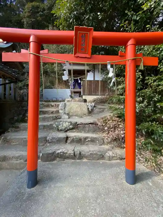 石上布都魂神社の{uncategorized: "未分類", other: "その他", undefined: "問題あり", building: "その他建物", grave: "お墓", sacred_gate: "鳥居", guardian: "狛犬", statue: "像", buddha: "仏像", history: "歴史", nature: "自然", garden: "庭園", animal: "動物", pagoda: "塔", temizu: "手水舎", mountain_gate: "山門・神門", sanctuary: "本殿・本堂", subordinate: "末社・摂社", art: "芸術", scenery: "景色", jizo: "地蔵", ema: "絵馬", goshuin: "御朱印", omikuji: "おみくじ", items: "授与品その他", amulet: "お守り", goshuincho: "御朱印帳", eats: "食事", festival: "お祭り", votive_dance: "神楽", shichigosan: "七五三参", wedding: "結婚式", experience: "体験その他", initially: "初詣", around: "周辺", anti_infection: "感染症対策"}