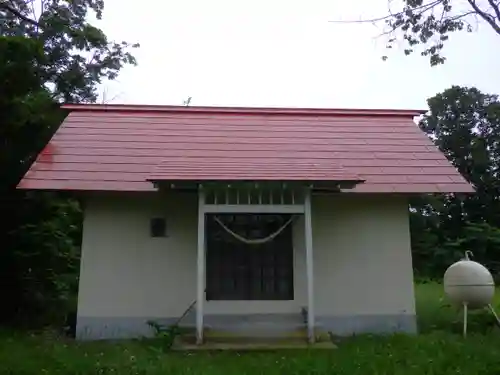 若里神社の本殿