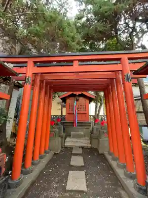 於舎子治稲荷大明神の{uncategorized: "未分類", other: "その他", undefined: "問題あり", building: "その他建物", grave: "お墓", sacred_gate: "鳥居", guardian: "狛犬", statue: "像", buddha: "仏像", history: "歴史", nature: "自然", garden: "庭園", animal: "動物", pagoda: "塔", temizu: "手水舎", mountain_gate: "山門・神門", sanctuary: "本殿・本堂", subordinate: "末社・摂社", art: "芸術", scenery: "景色", jizo: "地蔵", ema: "絵馬", goshuin: "御朱印", omikuji: "おみくじ", items: "授与品その他", amulet: "お守り", goshuincho: "御朱印帳", eats: "食事", festival: "お祭り", votive_dance: "神楽", shichigosan: "七五三参", wedding: "結婚式", experience: "体験その他", initially: "初詣", around: "周辺", anti_infection: "感染症対策"}