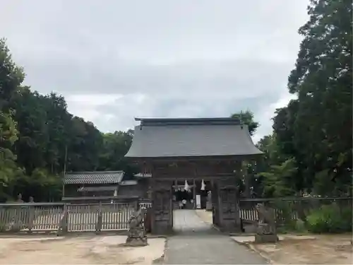大神山神社本宮の山門・神門