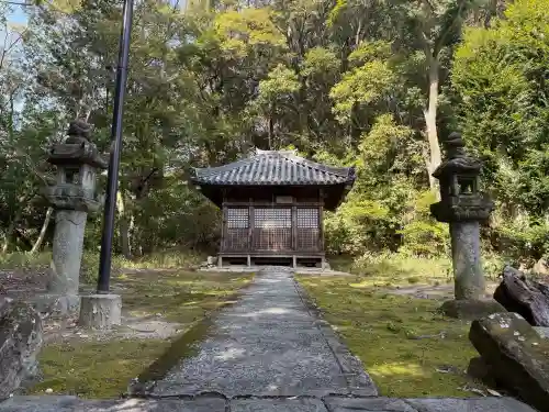 粉河寺の{uncategorized: "未分類", other: "その他", undefined: "問題あり", building: "その他建物", grave: "お墓", sacred_gate: "鳥居", guardian: "狛犬", statue: "像", buddha: "仏像", history: "歴史", nature: "自然", garden: "庭園", animal: "動物", pagoda: "塔", temizu: "手水舎", mountain_gate: "山門・神門", sanctuary: "本殿・本堂", subordinate: "末社・摂社", art: "芸術", scenery: "景色", jizo: "地蔵", ema: "絵馬", goshuin: "御朱印", omikuji: "おみくじ", items: "授与品その他", amulet: "お守り", goshuincho: "御朱印帳", eats: "食事", festival: "お祭り", votive_dance: "神楽", shichigosan: "七五三参", wedding: "結婚式", experience: "体験その他", initially: "初詣", around: "周辺", anti_infection: "感染症対策"}