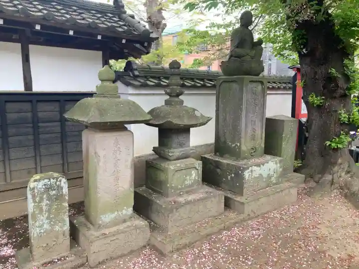 金蔵寺の{uncategorized: "未分類", other: "その他", undefined: "問題あり", building: "その他建物", grave: "お墓", sacred_gate: "鳥居", guardian: "狛犬", statue: "像", buddha: "仏像", history: "歴史", nature: "自然", garden: "庭園", animal: "動物", pagoda: "塔", temizu: "手水舎", mountain_gate: "山門・神門", sanctuary: "本殿・本堂", subordinate: "末社・摂社", art: "芸術", scenery: "景色", jizo: "地蔵", ema: "絵馬", goshuin: "御朱印", omikuji: "おみくじ", items: "授与品その他", amulet: "お守り", goshuincho: "御朱印帳", eats: "食事", festival: "お祭り", votive_dance: "神楽", shichigosan: "七五三参", wedding: "結婚式", experience: "体験その他", initially: "初詣", around: "周辺", anti_infection: "感染症対策"}