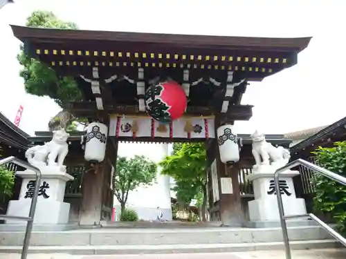 櫛田神社の山門・神門
